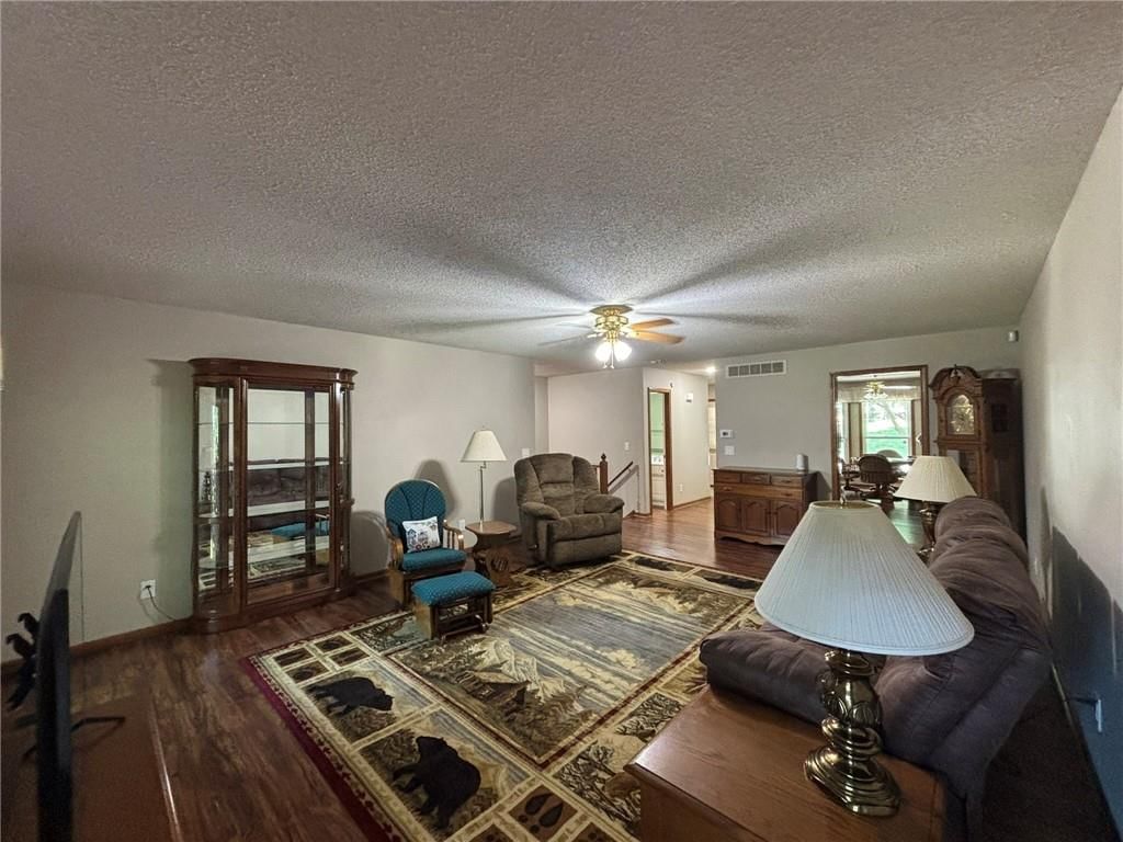 Photo 6 of 47 - 2109 Berkshire Drive