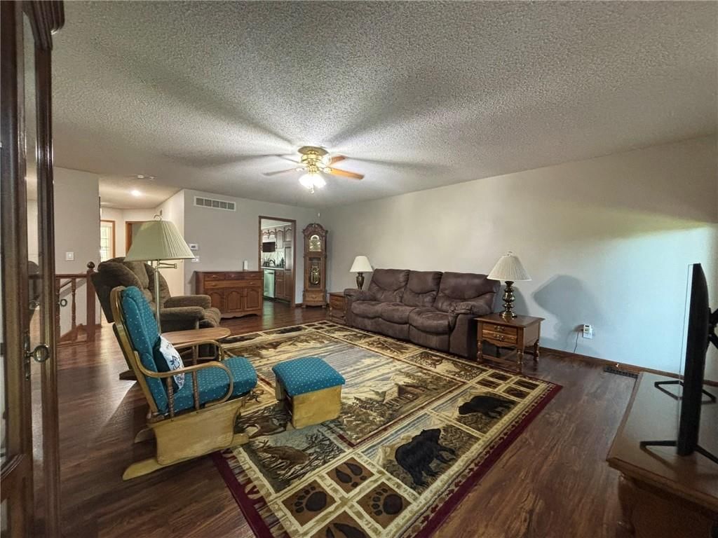 Photo 7 of 47 - 2109 Berkshire Drive