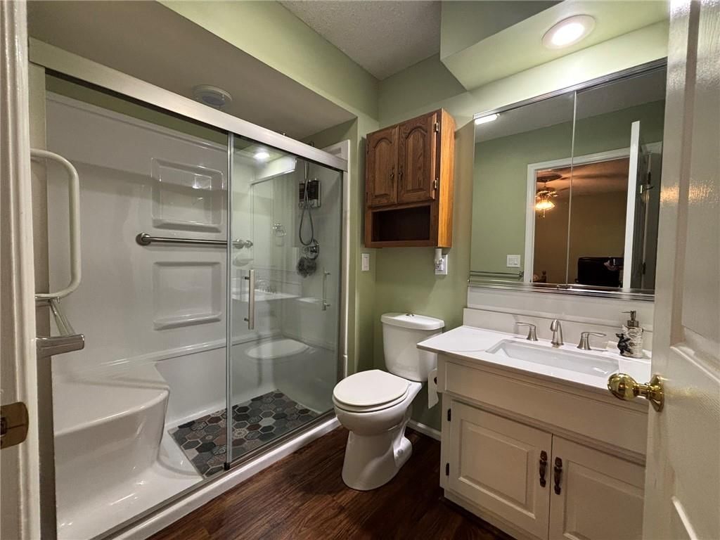 Photo 20 of 47 - 2109 Berkshire Drive