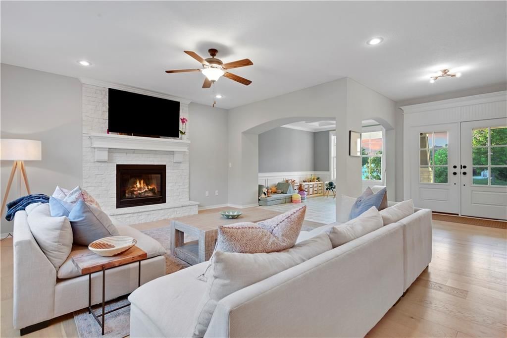 Photo 14 of 52 - 20487 W 108th Street
