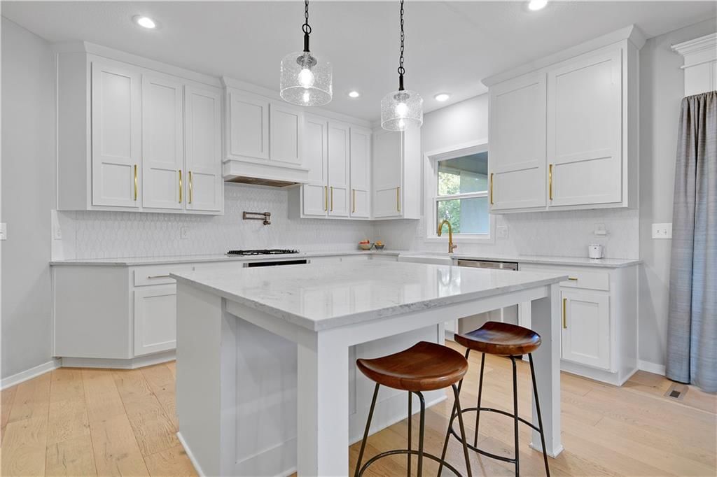 Photo 18 of 52 - 20487 W 108th Street