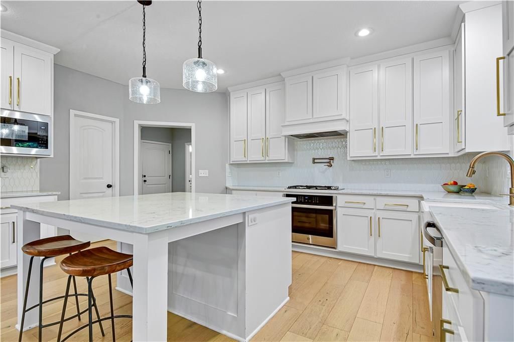 Photo 19 of 52 - 20487 W 108th Street