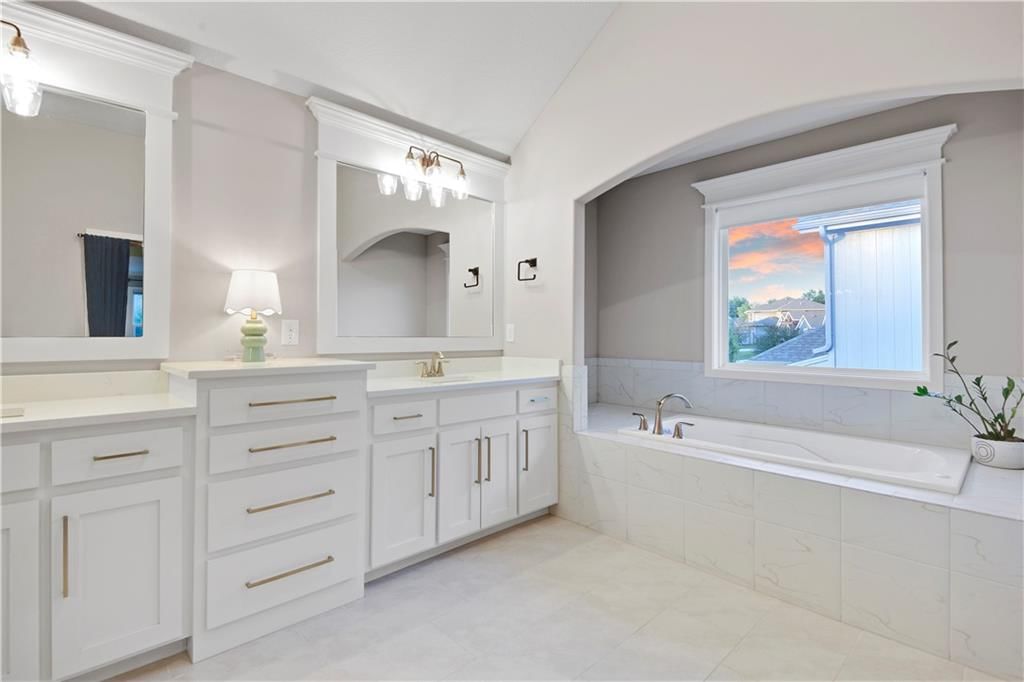 Photo 34 of 52 - 20487 W 108th Street