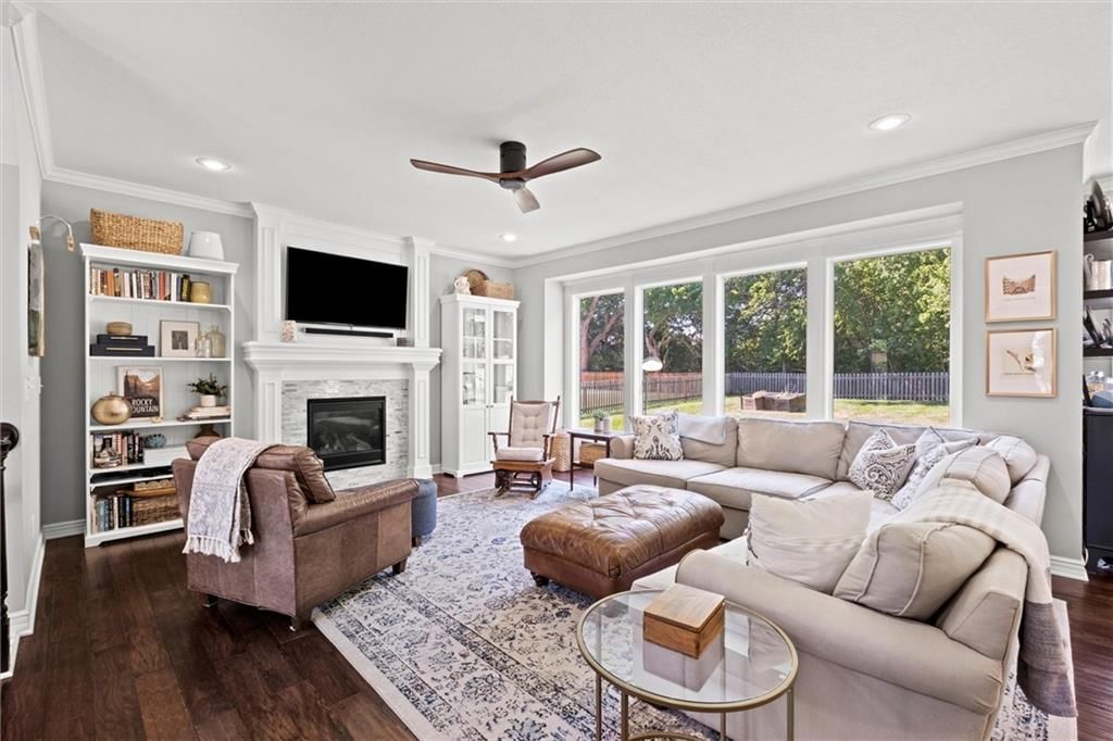Photo 5 of 44 - 316 SE Hackamore Drive