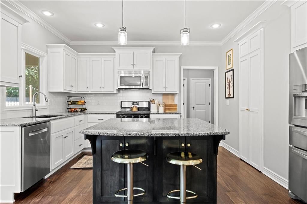 Photo 12 of 44 - 316 SE Hackamore Drive