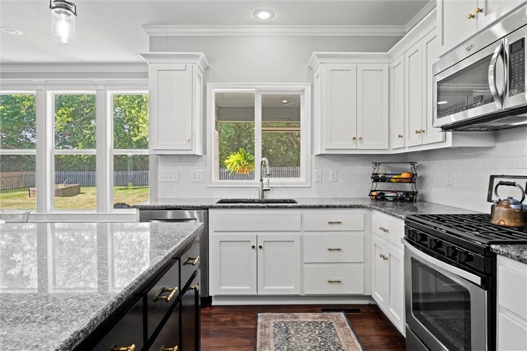 Photo 14 of 44 - 316 SE Hackamore Drive