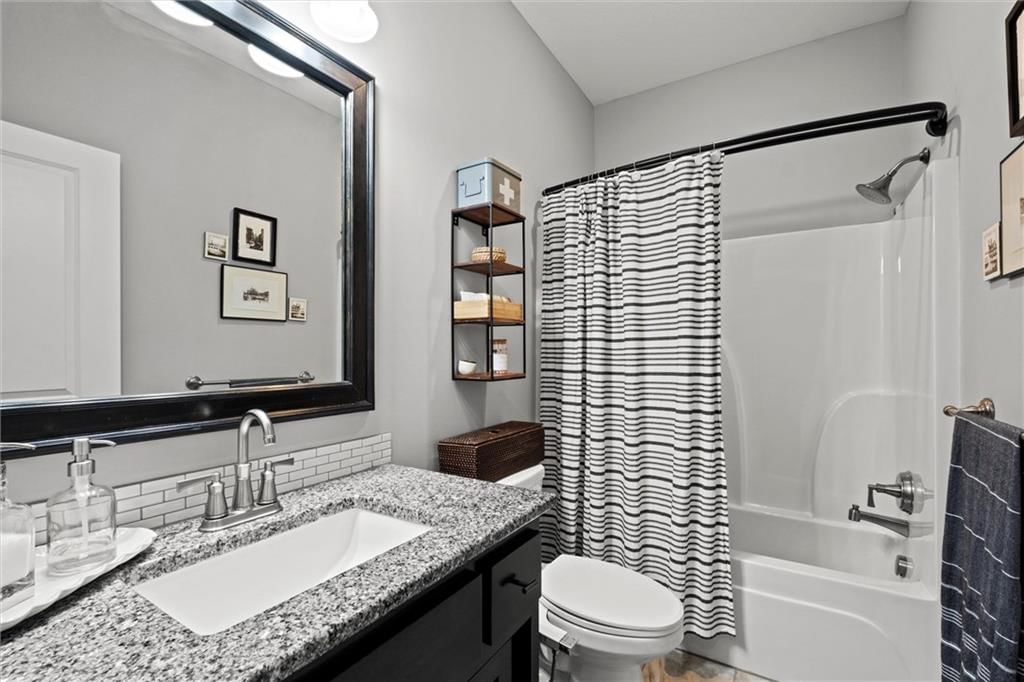 Photo 19 of 44 - 316 SE Hackamore Drive