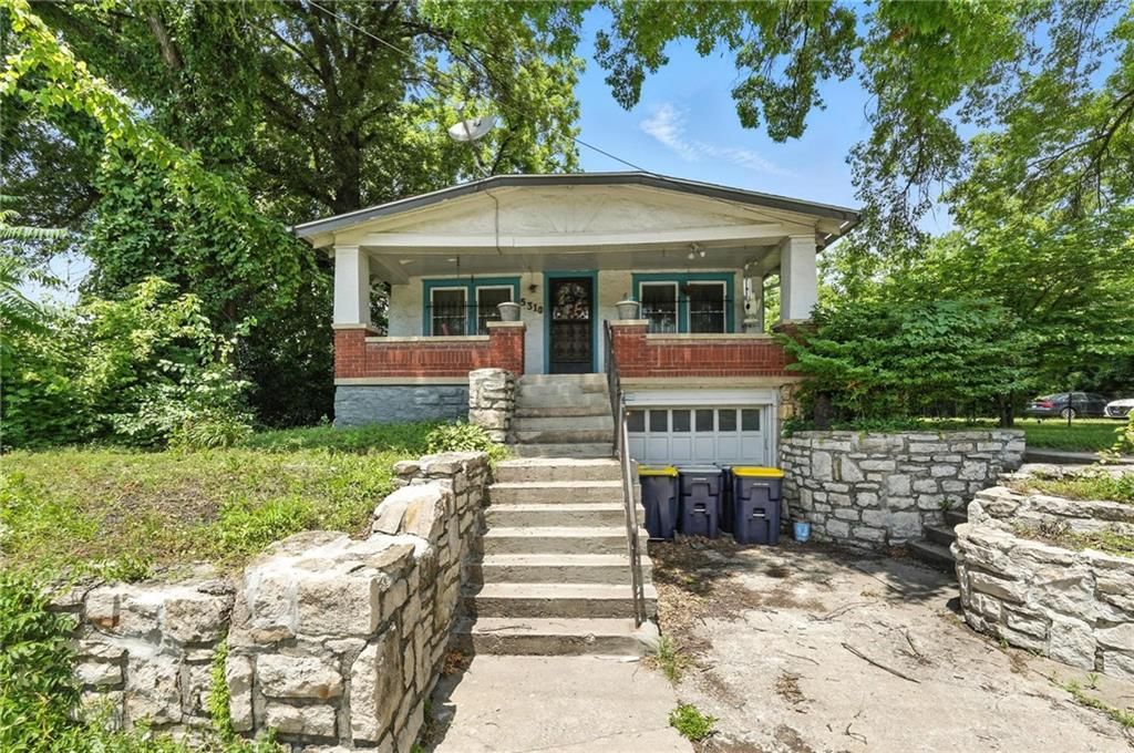 5310 Blue Parkway, Kansas City, MO