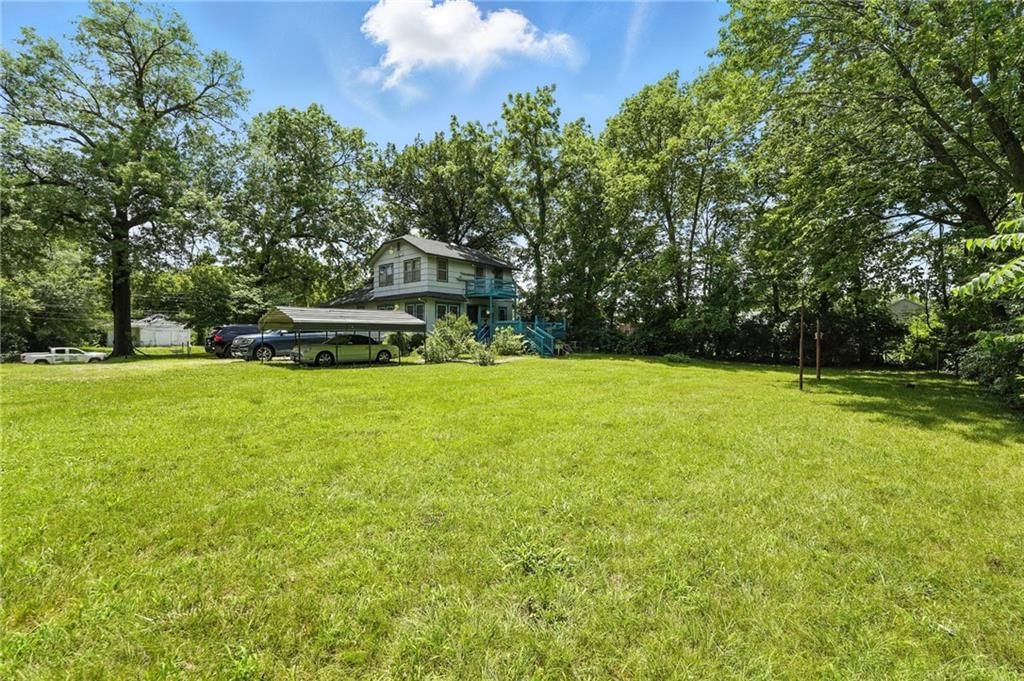 5310 Blue Parkway — photo 32