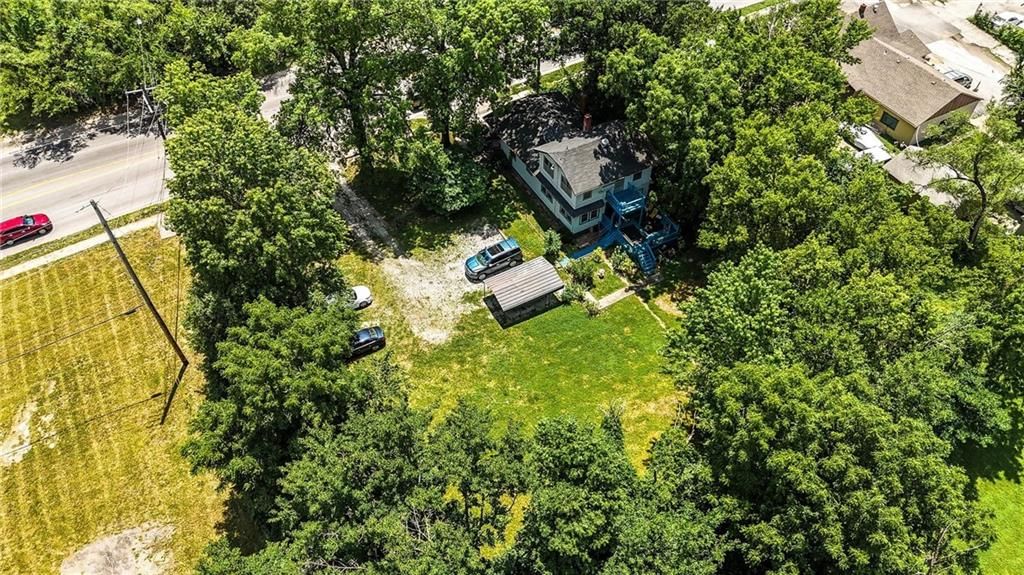 5310 Blue Parkway — photo 34