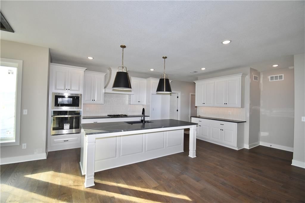 8325 NE 76th Terrace — photo 3