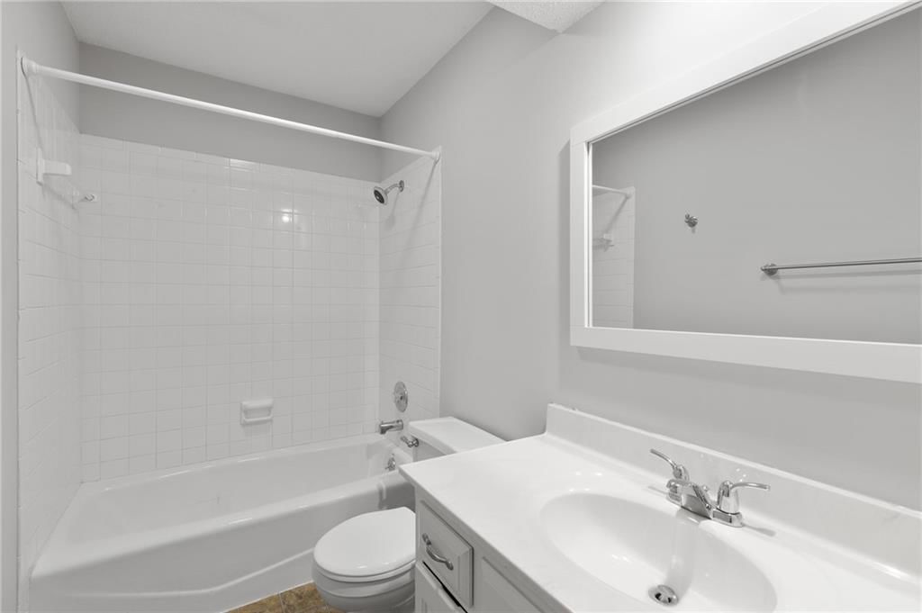 Photo 18 of 36 - 15111 W 147TH Street