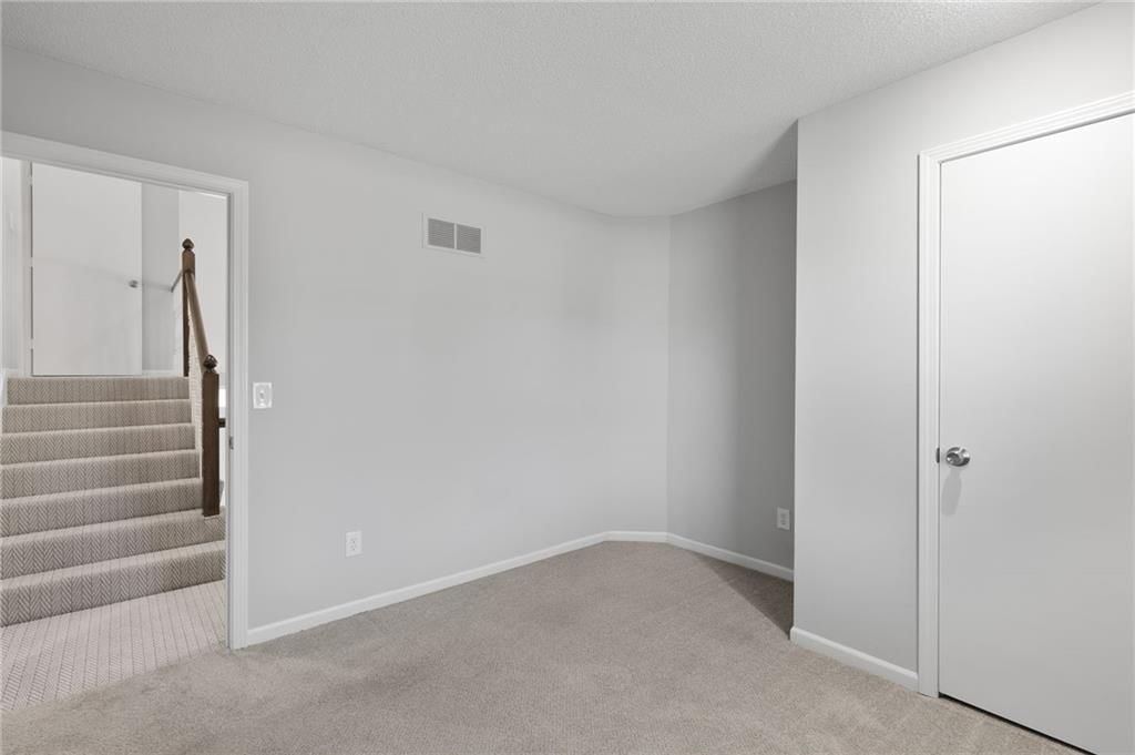 Photo 20 of 36 - 15111 W 147TH Street