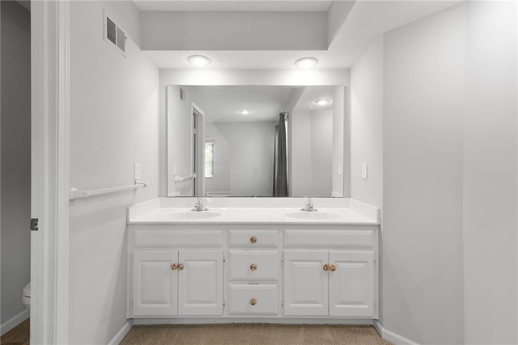Photo 23 of 36 - 15111 W 147TH Street