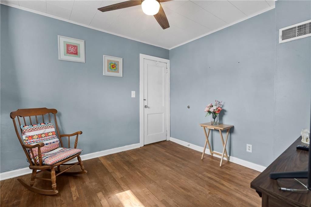 Photo 11 of 27 - 3501 NE 57TH Street