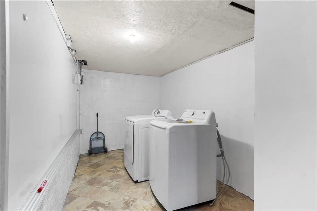 Photo 20 of 27 - 3501 NE 57TH Street