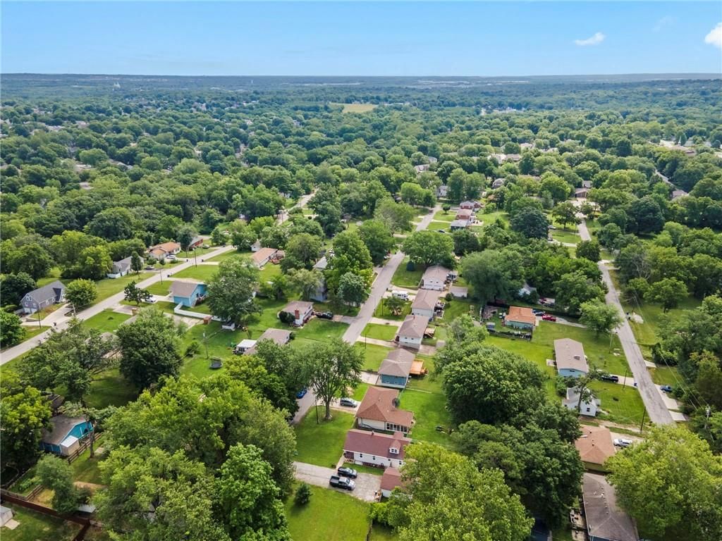Photo 26 of 27 - 3501 NE 57TH Street