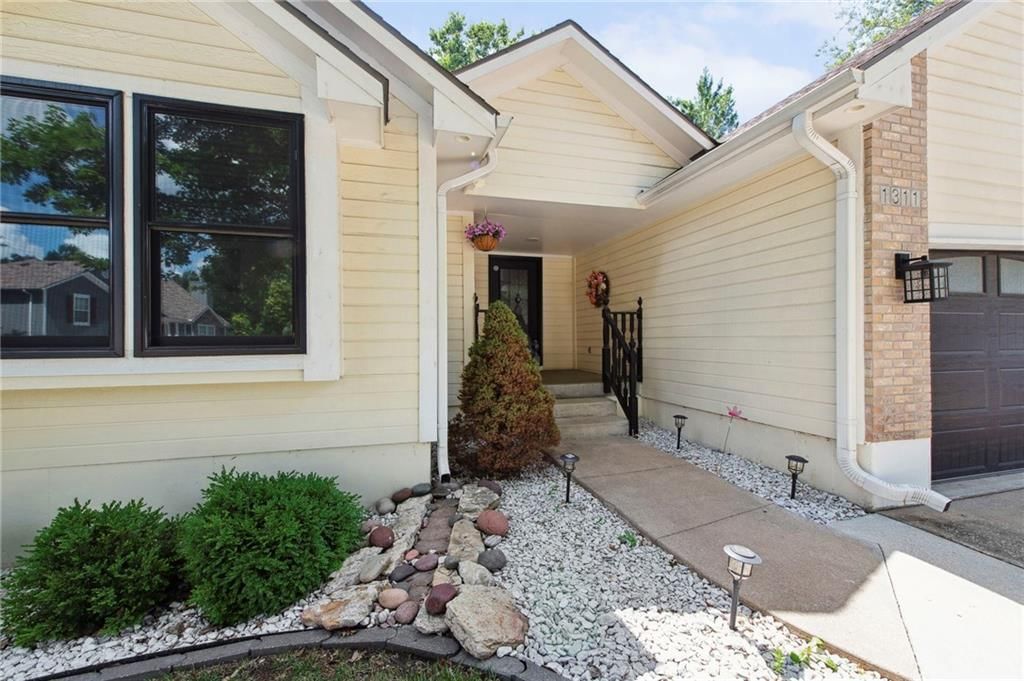 1311 SE Eastridge Circle — photo 3