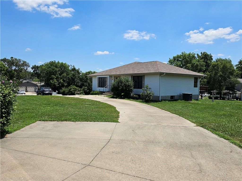 19910 Lamar Avenue — photo 9