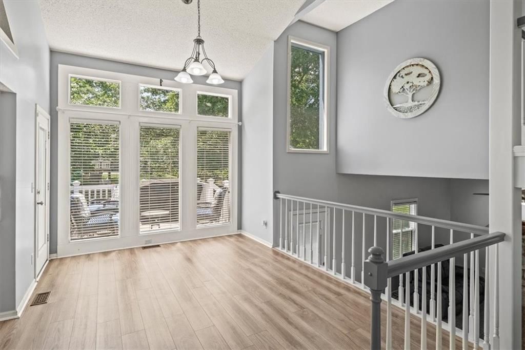 Photo 10 of 28 - 17277 W 157th Street