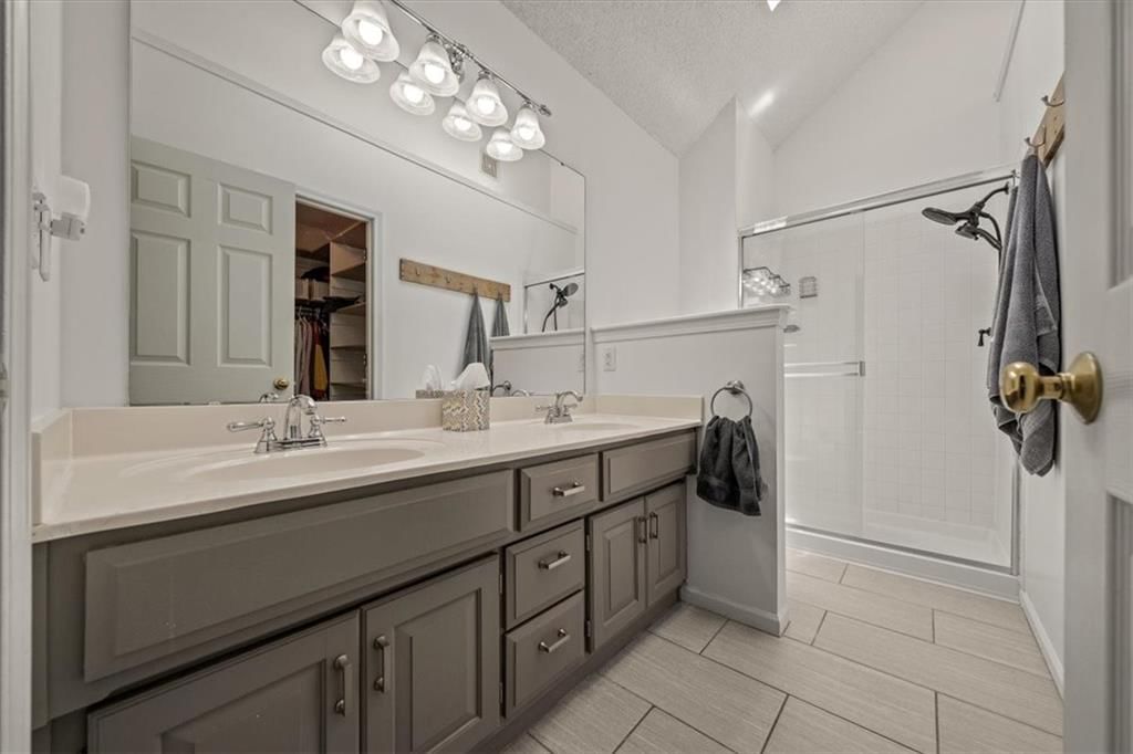 Photo 14 of 28 - 17277 W 157th Street