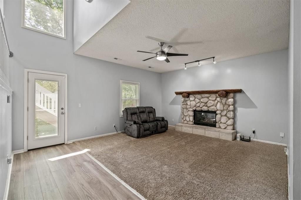 Photo 20 of 28 - 17277 W 157th Street