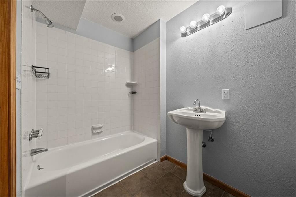 Photo 23 of 28 - 17277 W 157th Street