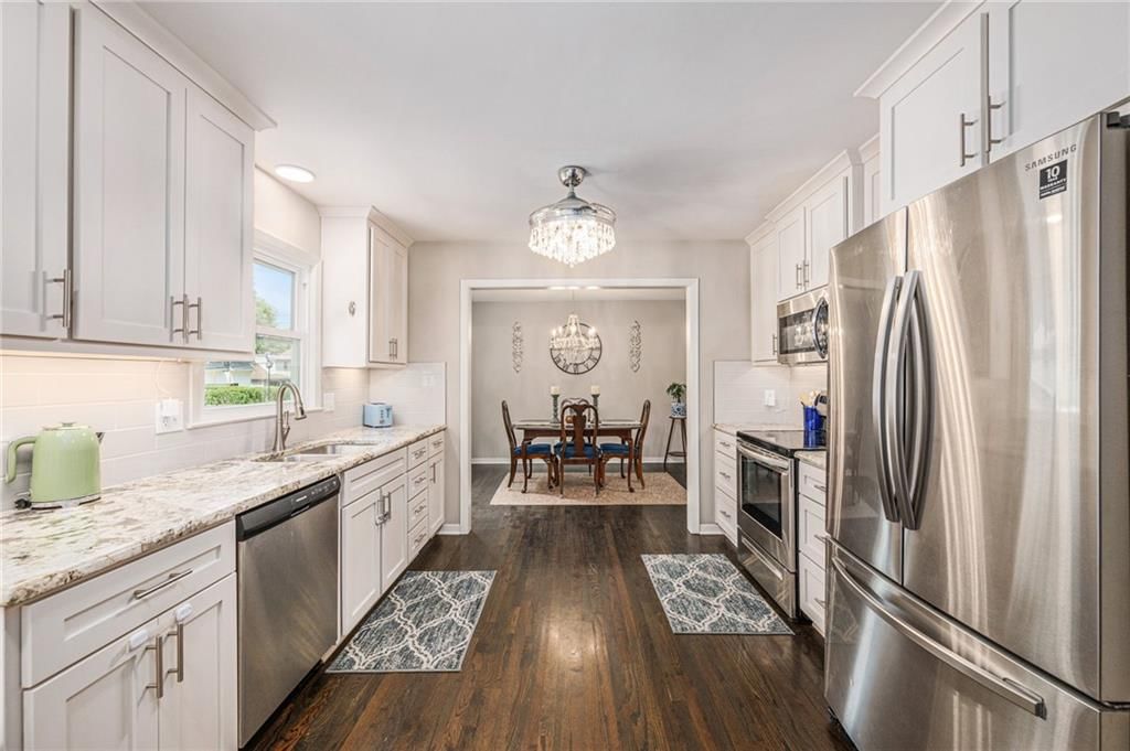 Photo 10 of 42 - 8608 W 90th Terrace