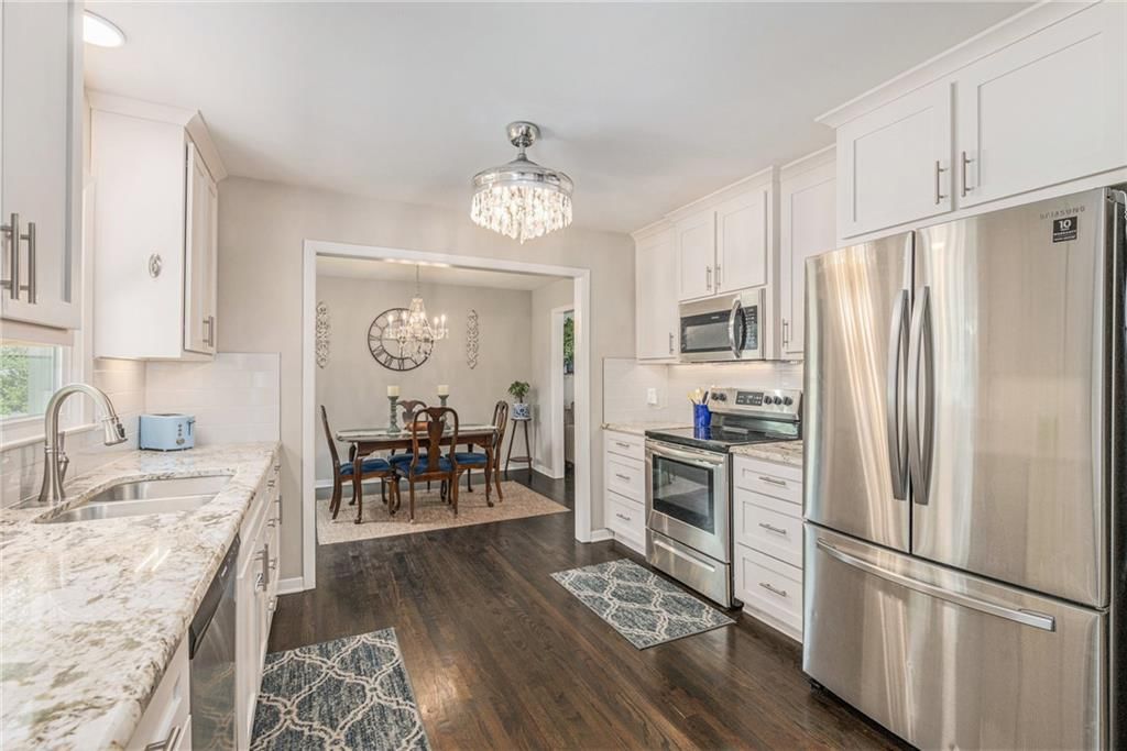 Photo 12 of 42 - 8608 W 90th Terrace