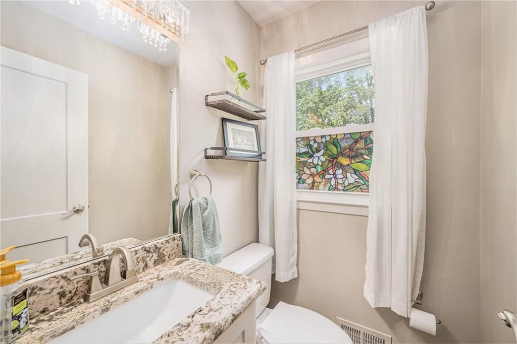 Photo 13 of 42 - 8608 W 90th Terrace