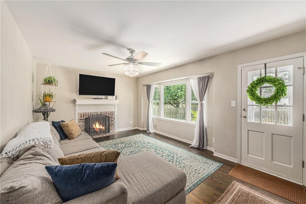 Photo 14 of 42 - 8608 W 90th Terrace