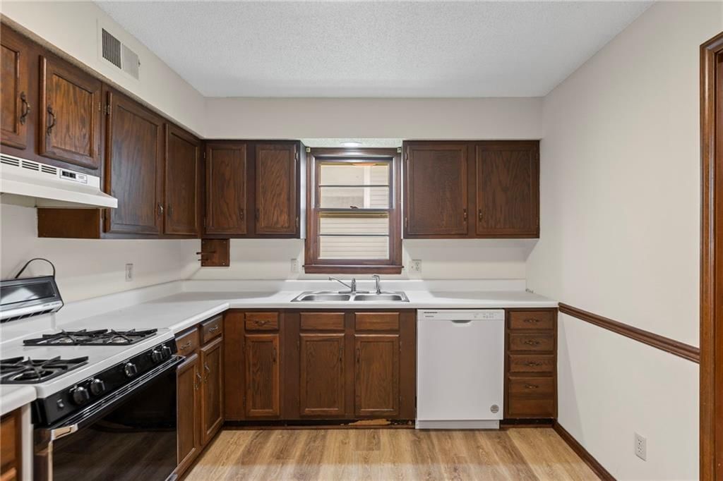 10131 W 84th Street — photo 36