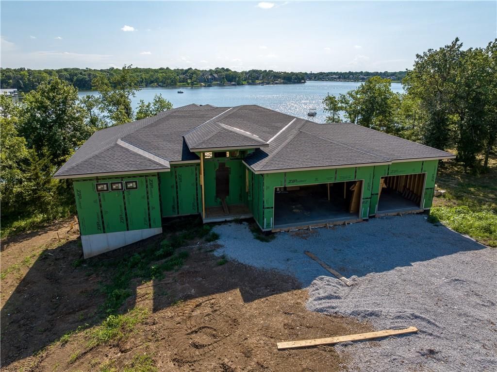 10 Tomahawk Circle, Lake Winnebago, MO