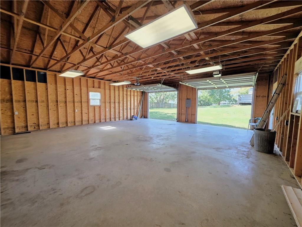201 N Cedar Street — photo 47