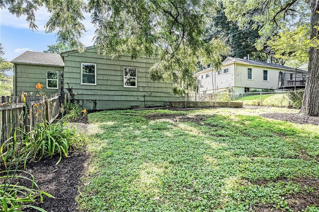 6116 Walmer Street — photo 21