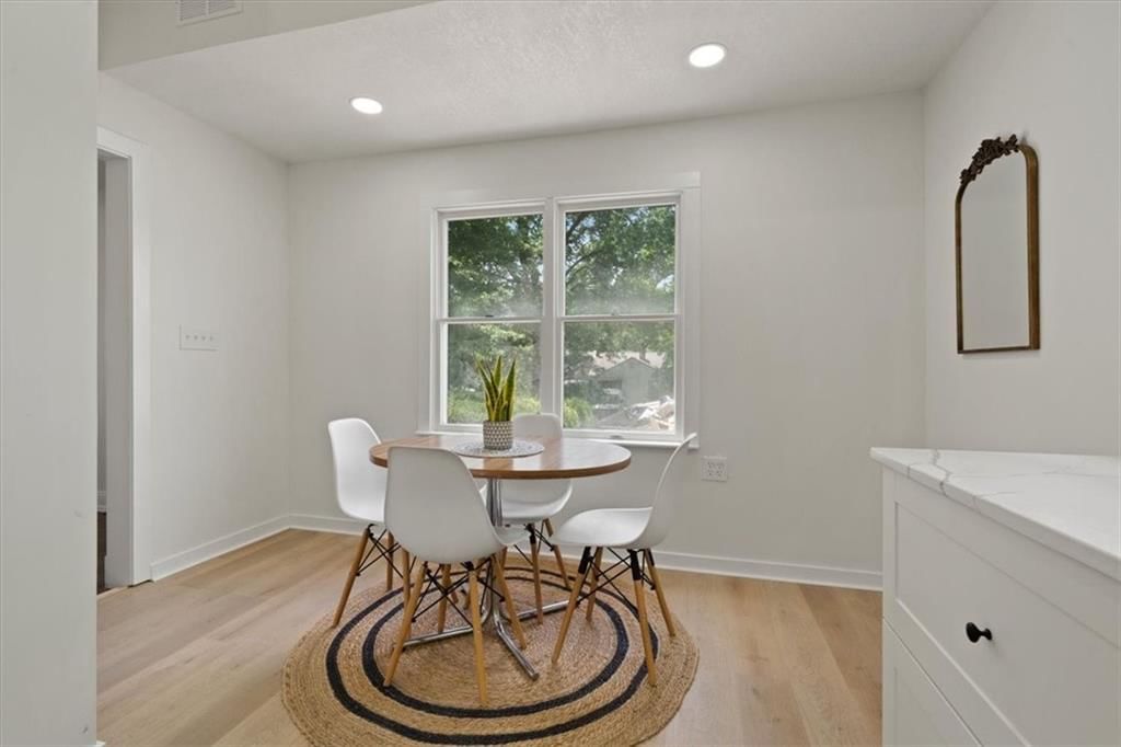 Photo 8 of 27 - 4527 N Bellefontaine Avenue