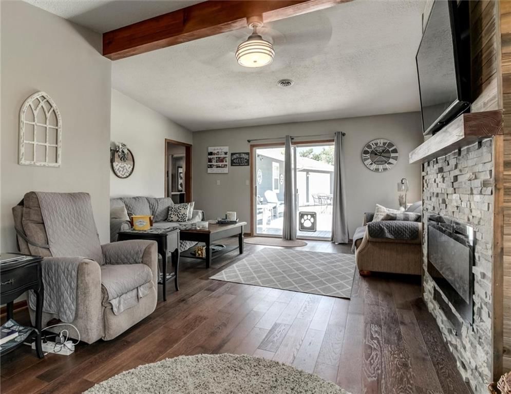 Photo 6 of 36 - 2380 Neill Parkway