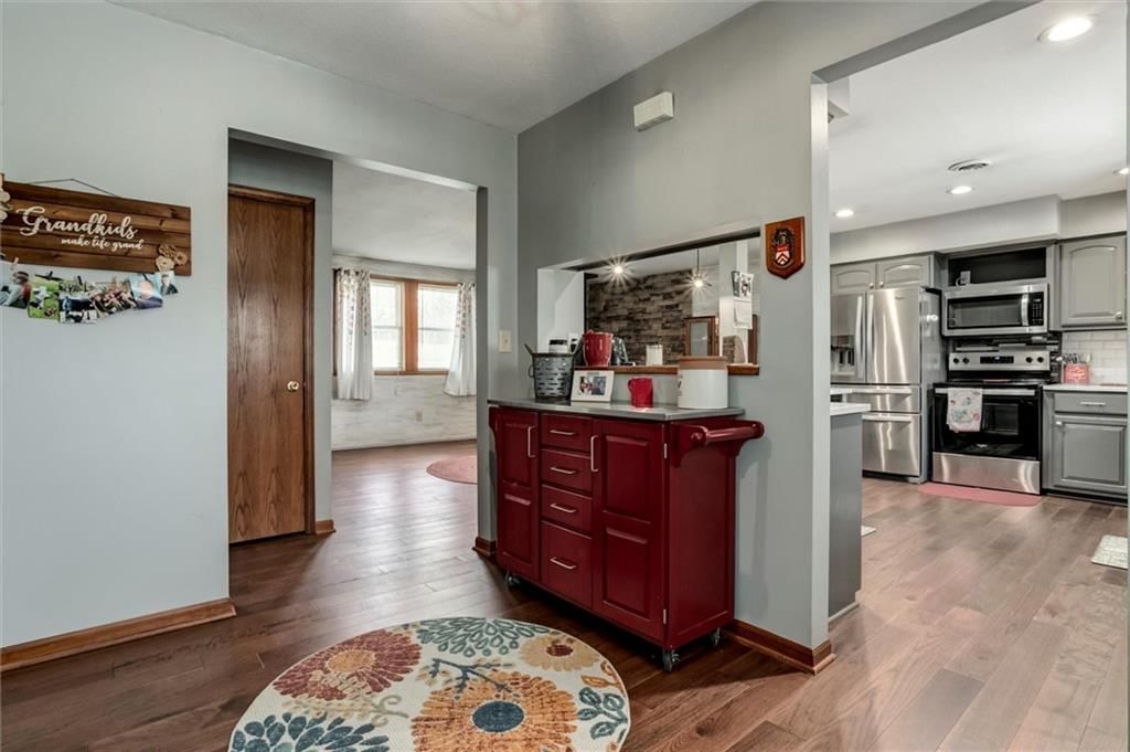 Photo 7 of 36 - 2380 Neill Parkway
