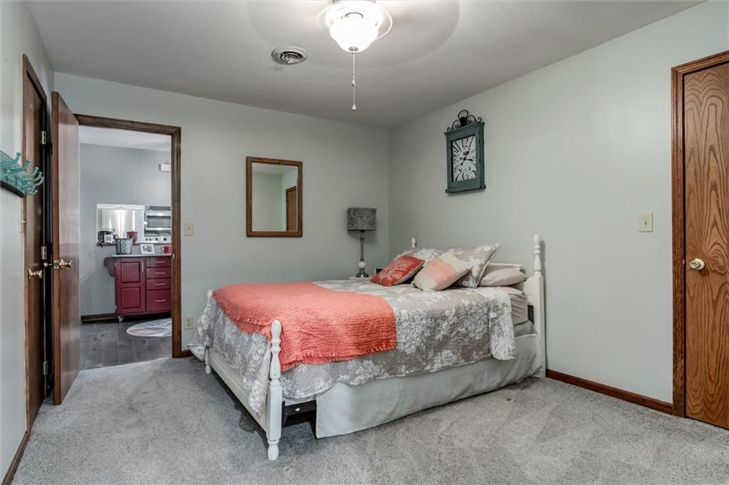 Photo 11 of 36 - 2380 Neill Parkway