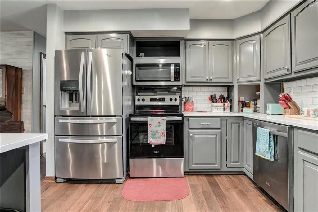 Photo 15 of 36 - 2380 Neill Parkway