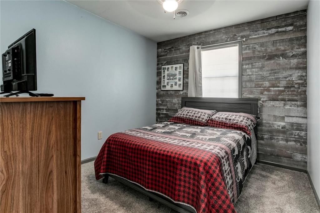 Photo 19 of 36 - 2380 Neill Parkway