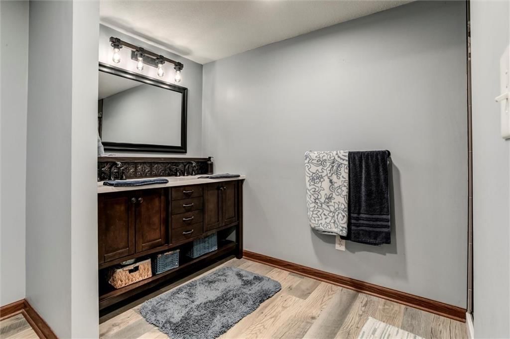 Photo 20 of 36 - 2380 Neill Parkway