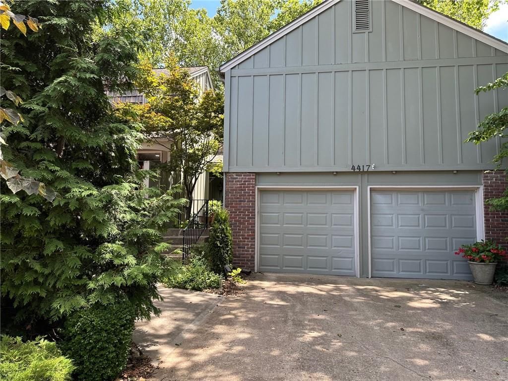 4417 W 111th Terrace — photo 3