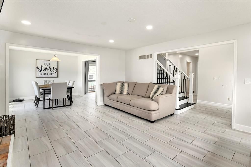 14733 Hickory Drive — photo 5
