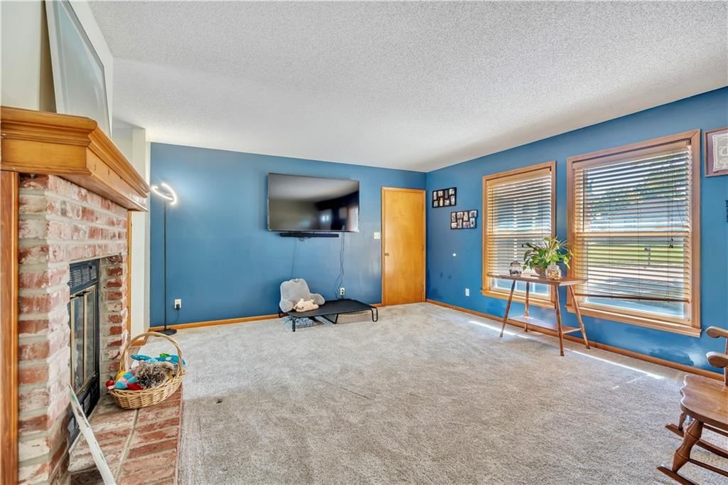 Photo 4 of 35 - 6708 N St Clair Avenue