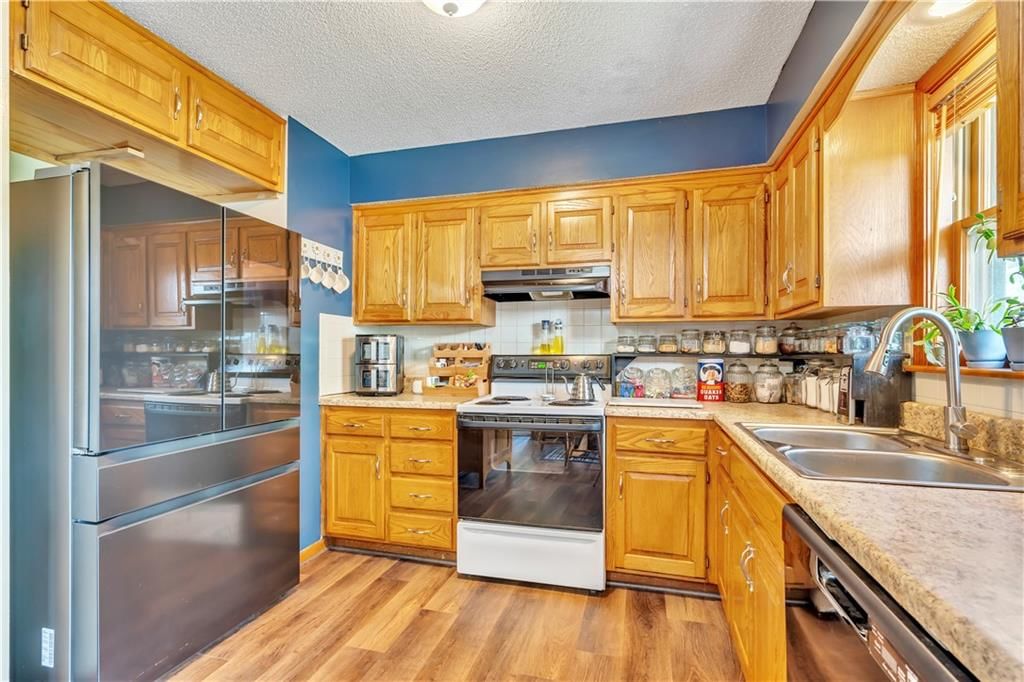 Photo 7 of 35 - 6708 N St Clair Avenue