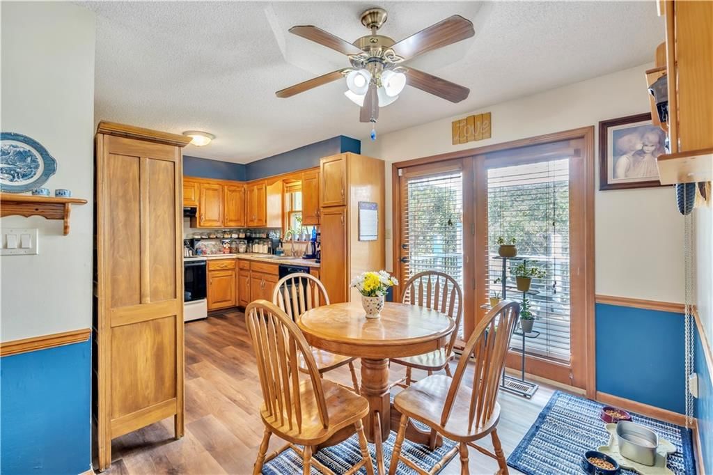Photo 10 of 35 - 6708 N St Clair Avenue