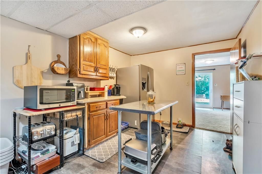 Photo 26 of 35 - 6708 N St Clair Avenue