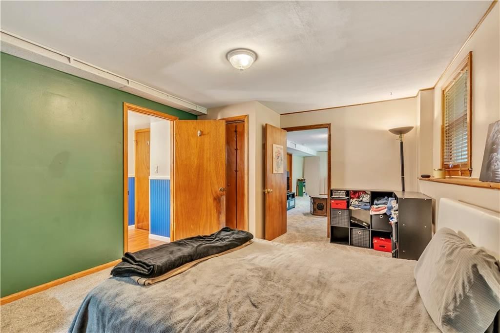 Photo 28 of 35 - 6708 N St Clair Avenue