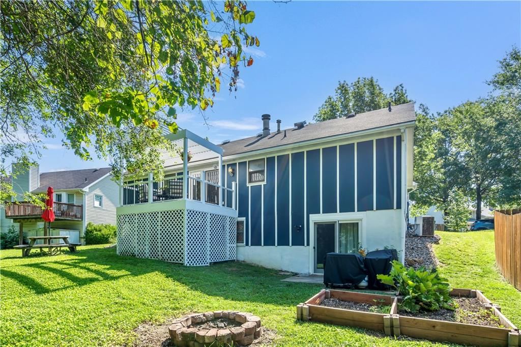 Photo 34 of 35 - 6708 N St Clair Avenue